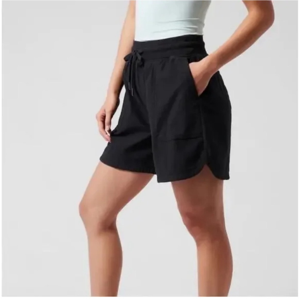 Athleta farallón midi‎ shorts size S